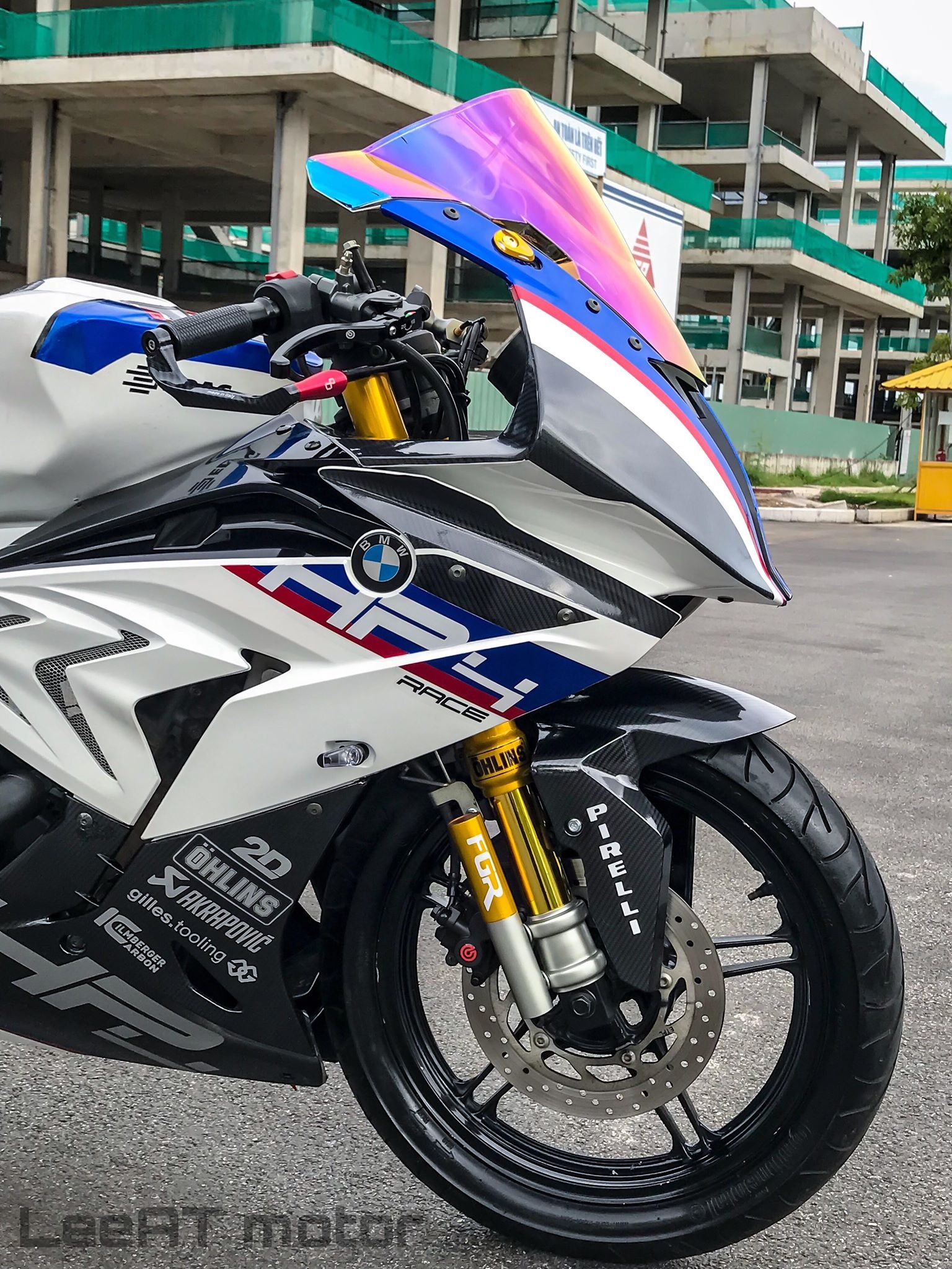 Yamaha R15 hoa ''ca map chua'' BMW HP4 Race anh 4