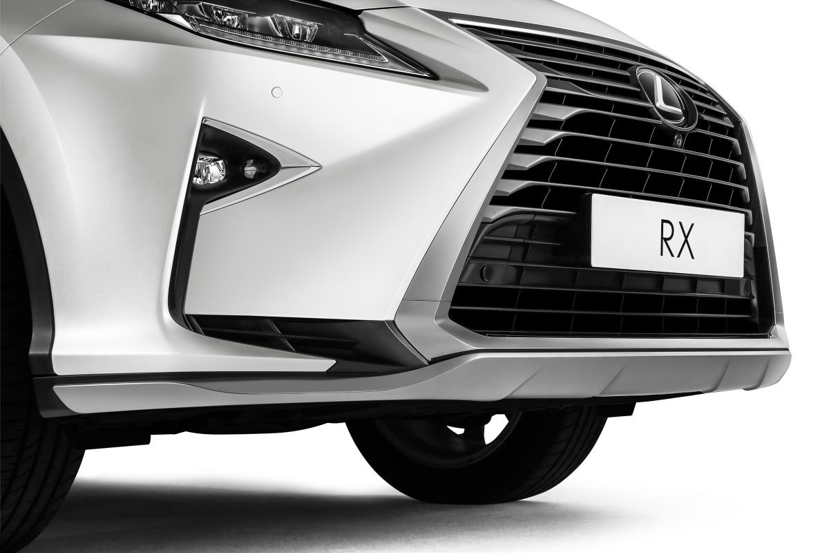 Lexus RX300 ban dac biet ra mat tai Malaysia anh 2