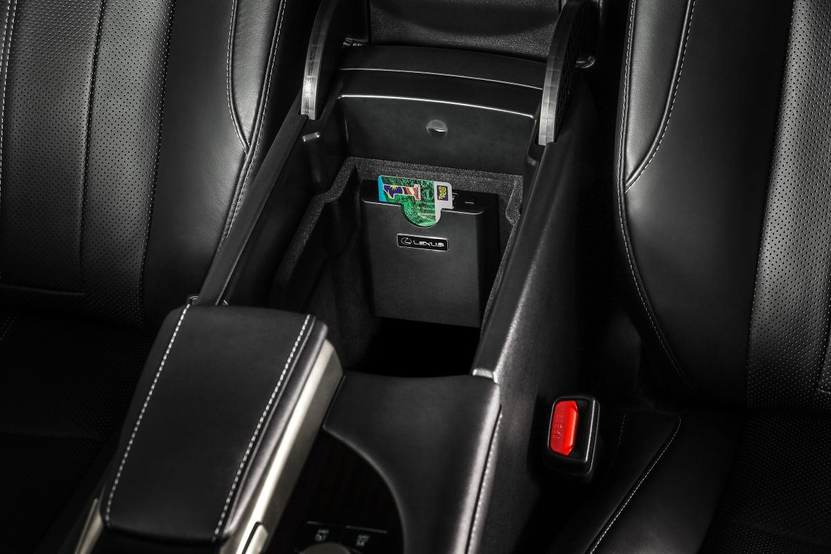 Lexus RX300 ban dac biet ra mat tai Malaysia anh 7