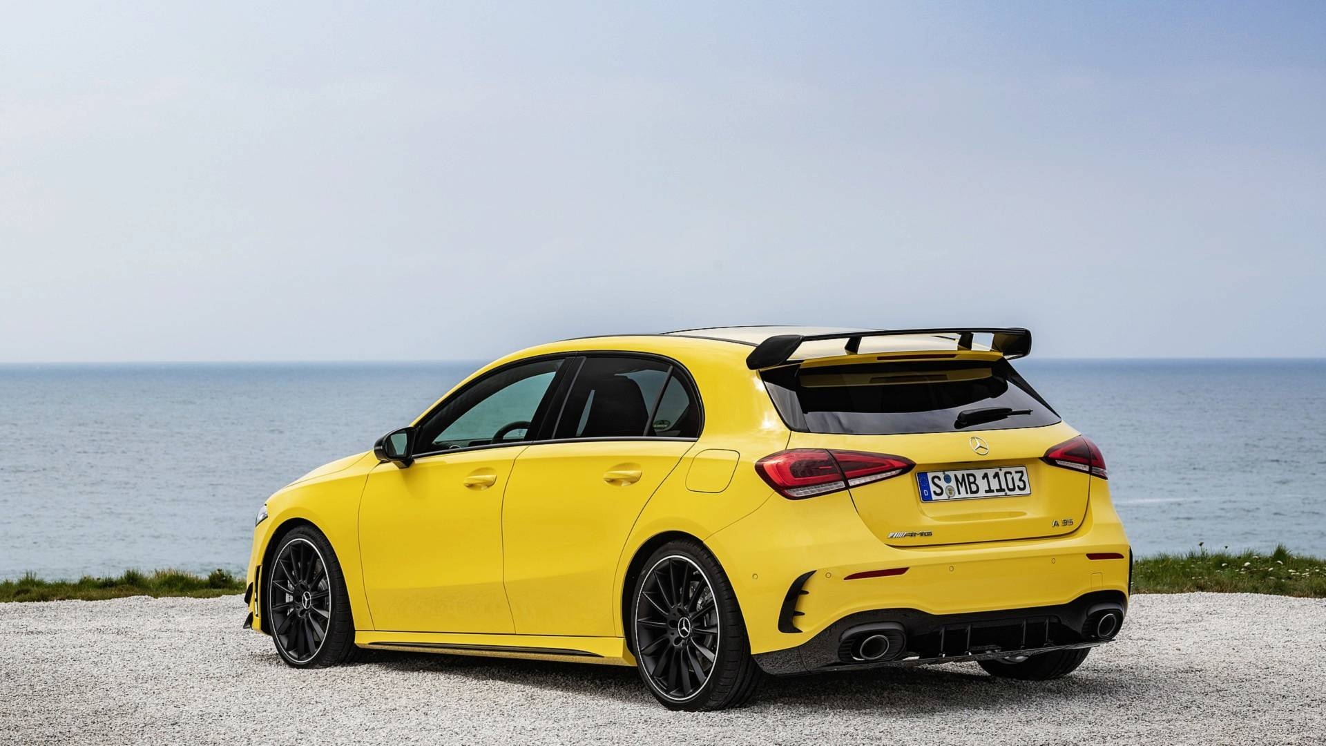 Hatchback hieu suat cao Mercedes-AMG A35 2019 anh 9