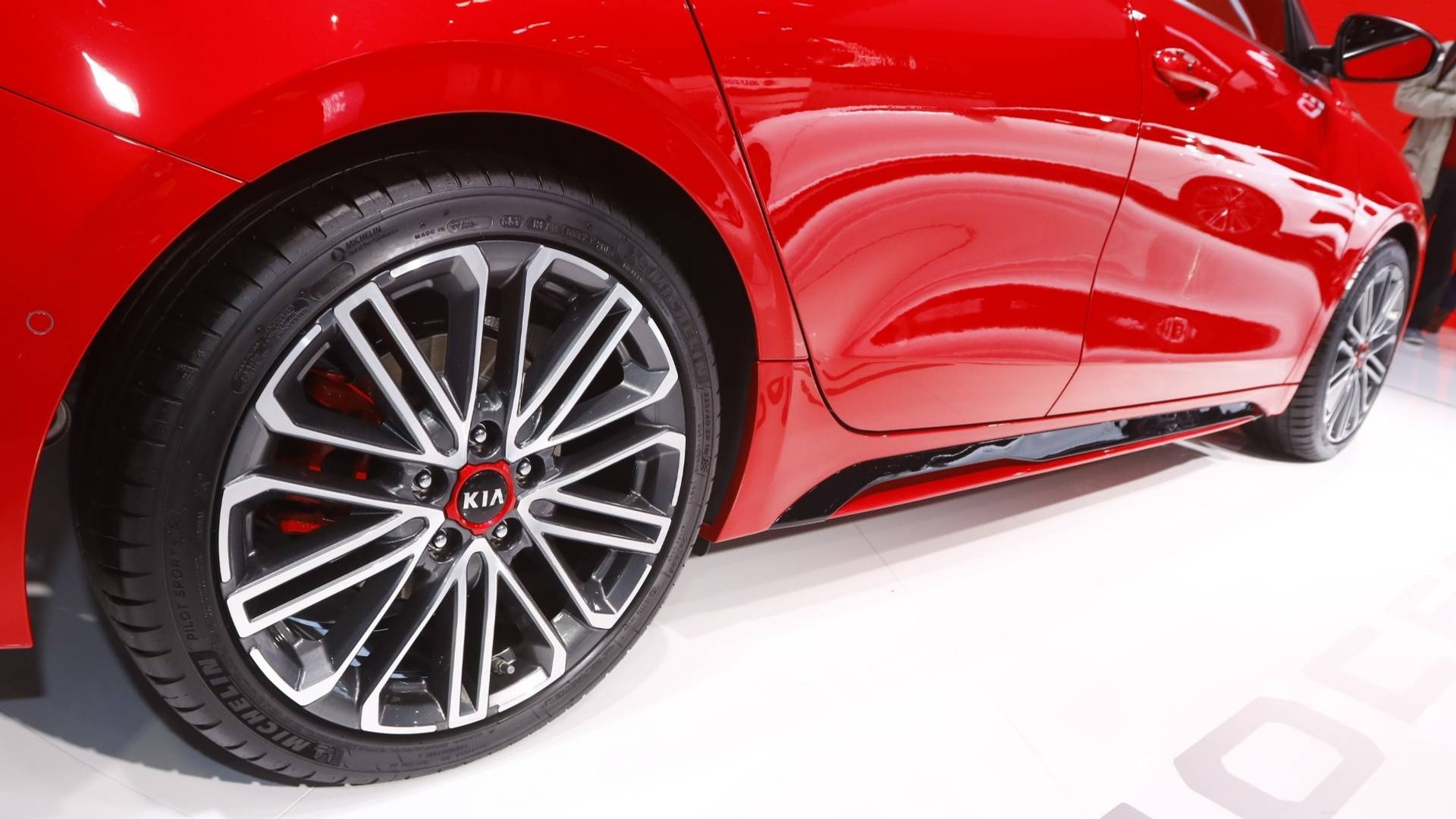 Kia ProCeed 2019 chinh thuc lo dien anh 6