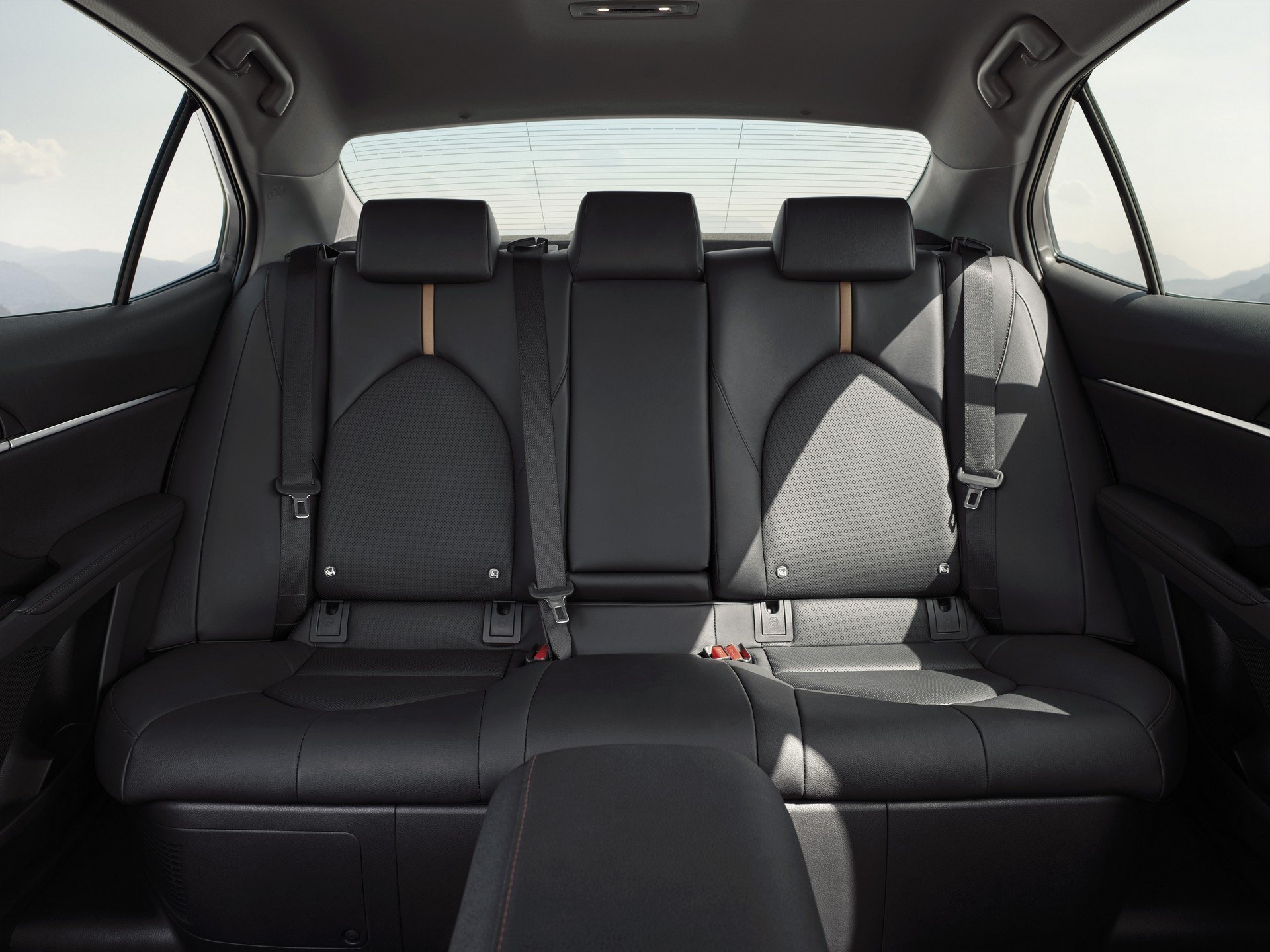 Toyota Camry hybrid ra mat tai chau Au anh 8