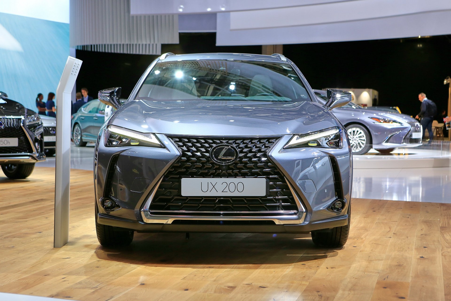 Lexus UX ha lop tai Paris Motor Show anh 6