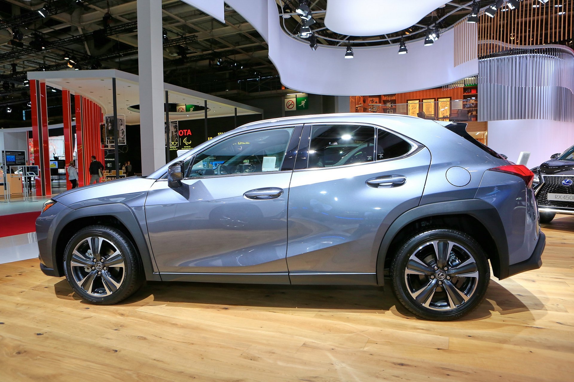 Lexus UX ha lop tai Paris Motor Show anh 5