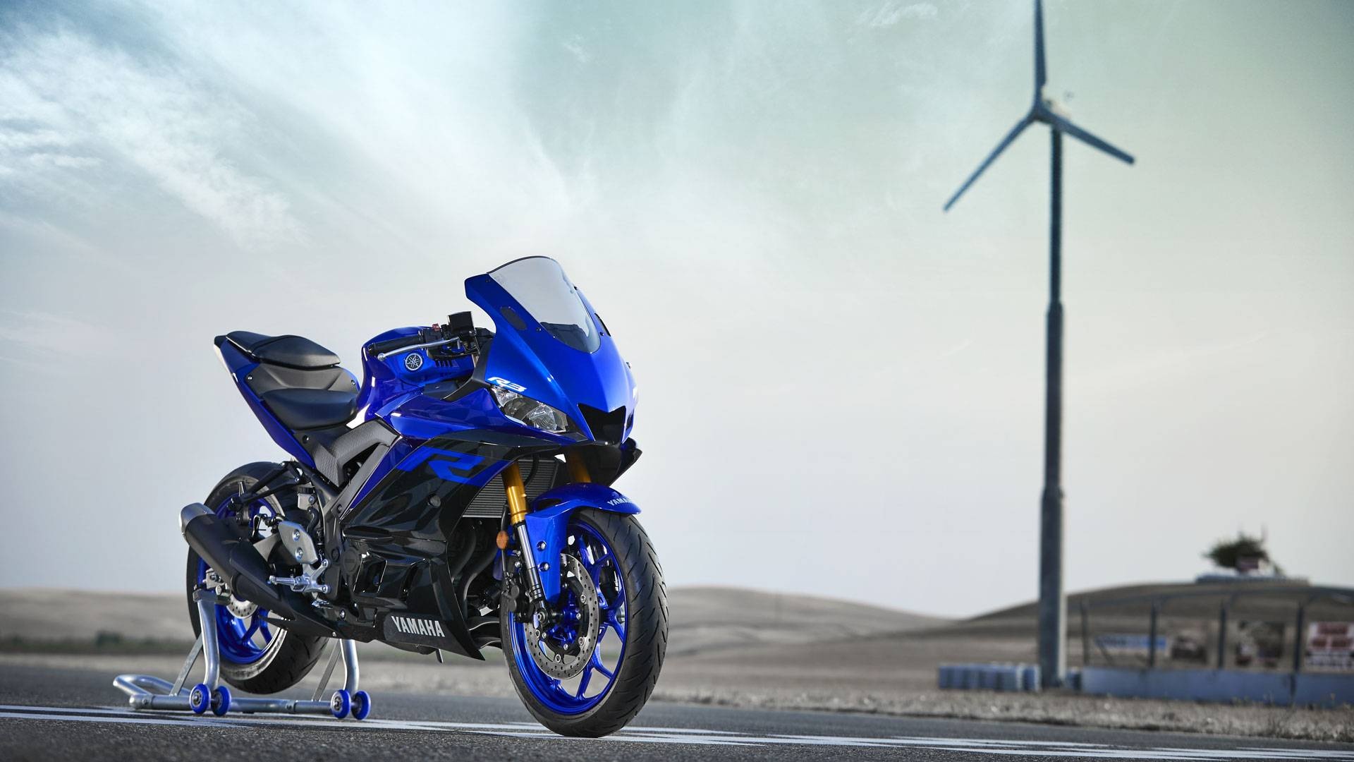 Yamaha YZF-R3 2019 so huu kieu dang moi, cai tien dong co hinh anh