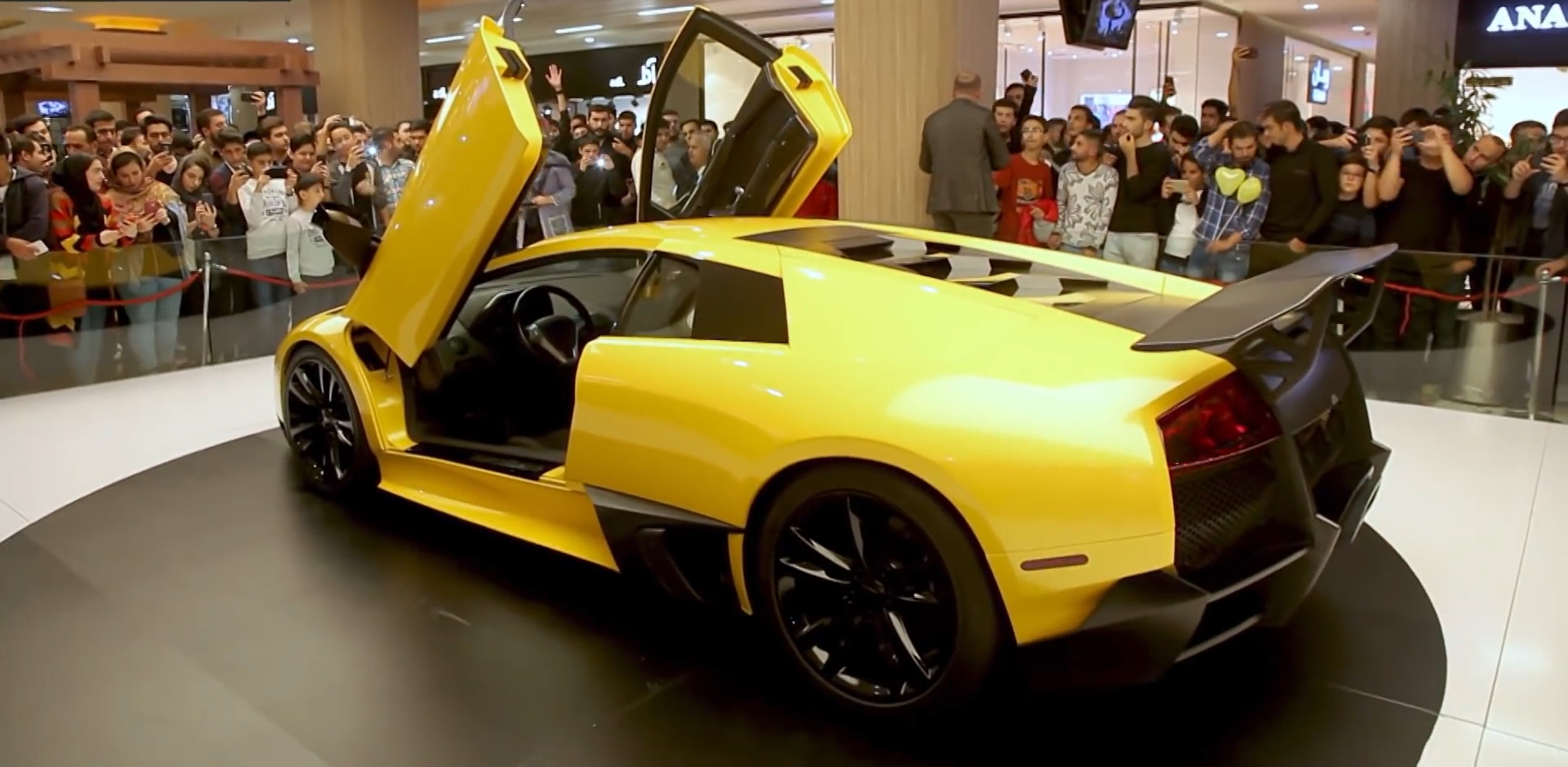 Lamborghini Murcielago SV hàng nhái của thợ Iran ảnh 3 Lamborghini Murcielago SV hang nhai cua tho Iran anh 3