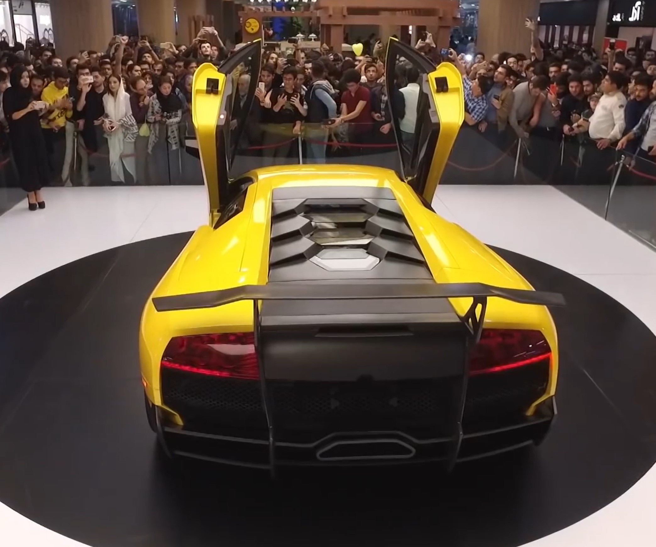 Lamborghini Murcielago SV hàng nhái của thợ Iran ảnh 6 Lamborghini Murcielago SV hang nhai cua tho Iran anh 6