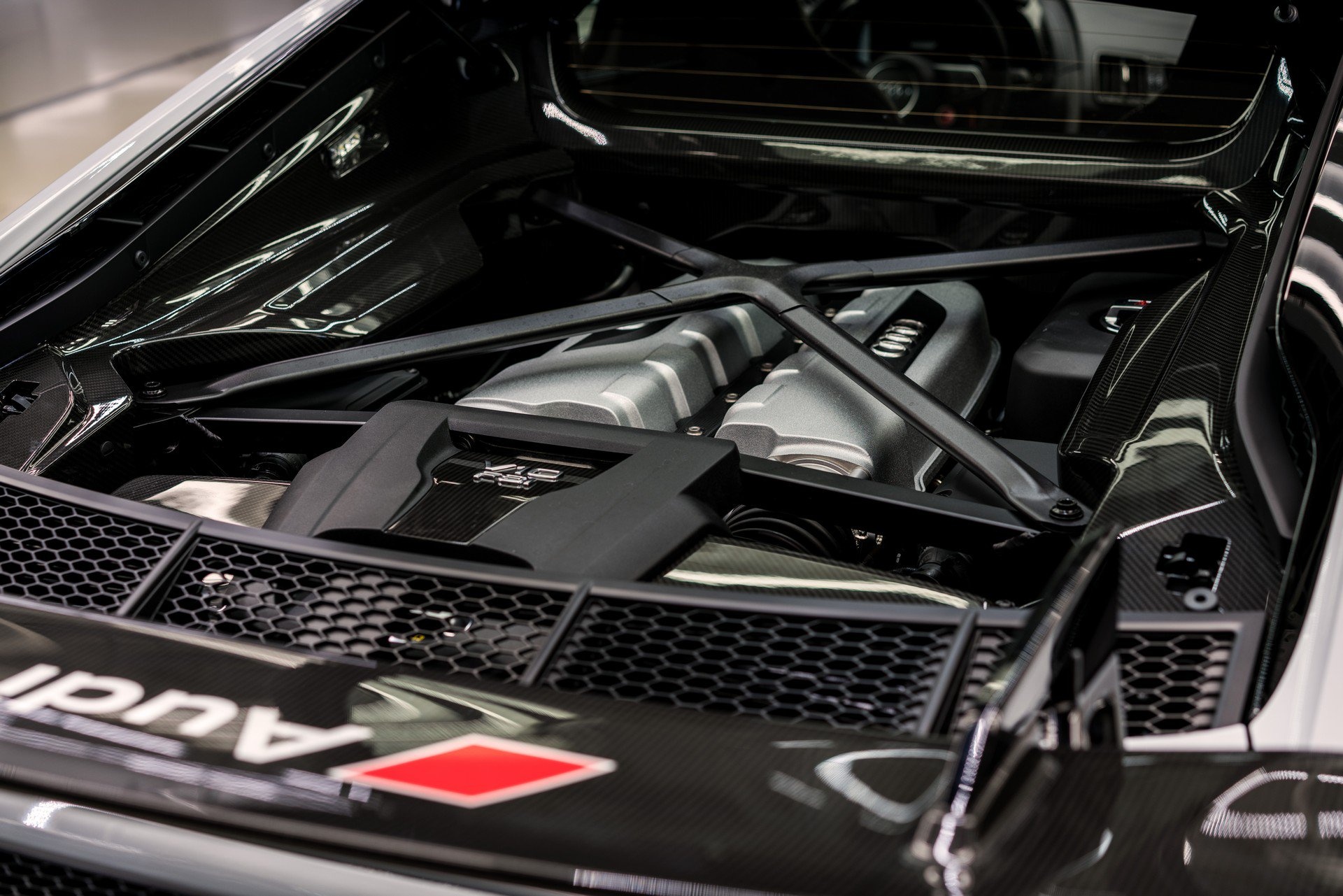 Audi R8 V10 Plus Coupe Competition 2018 ra mắt ảnh 5 Audi R8 V10 Plus Coupe Competition 2018 ra mat anh 5