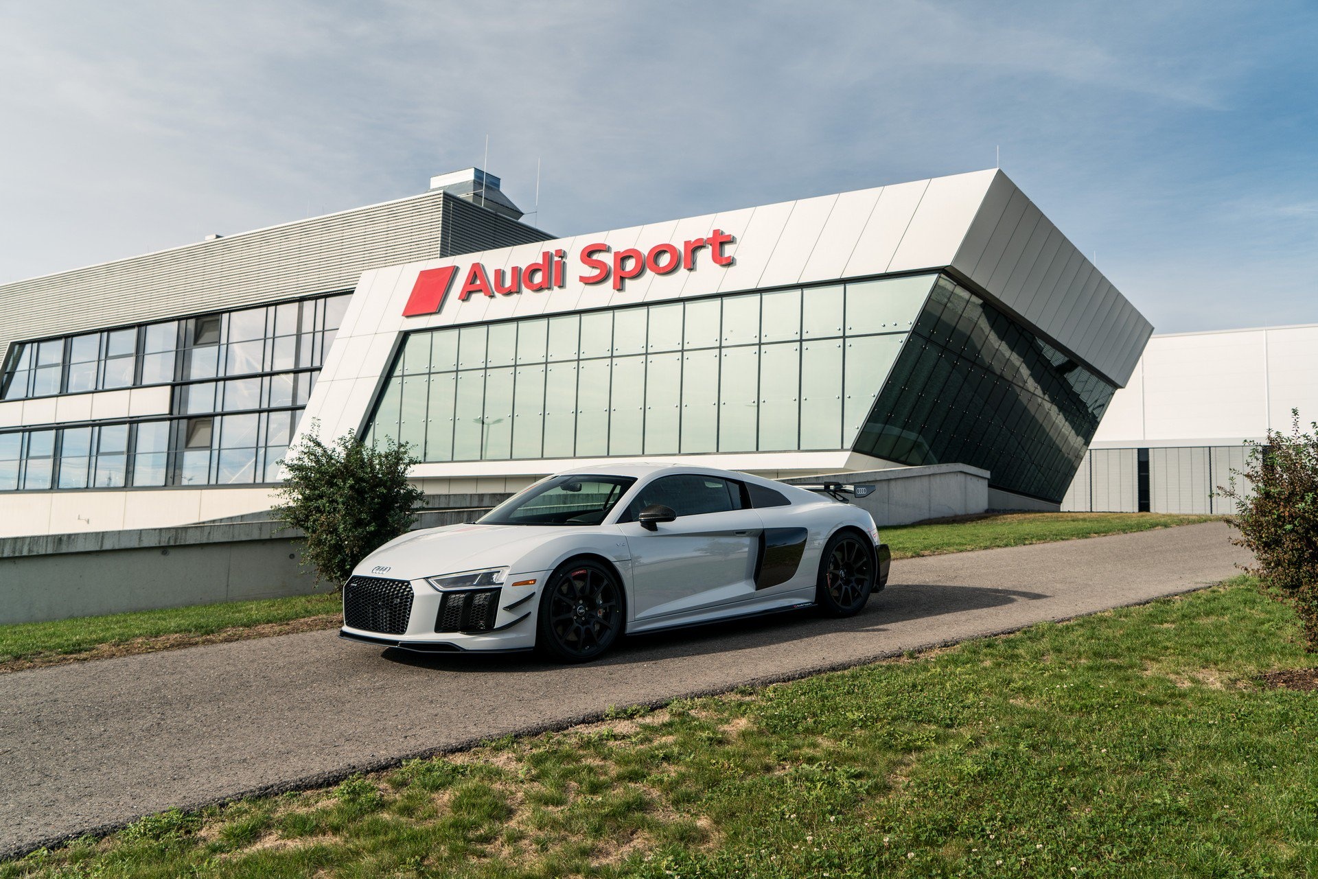 Audi R8 V10 Plus Coupe Competition 2018 ra mắt ảnh 1 Audi R8 V10 Plus Coupe Competition 2018 ra mat anh 1