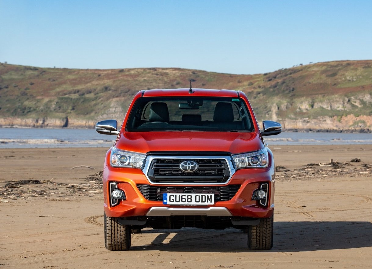 Toyota Hilux Invincible X bản đặc biệt ảnh 3 Toyota Hilux Invincible X ban dac biet anh 3