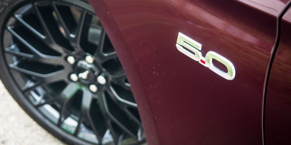 Ford Mustang se co them phien ban sedan the thao hinh anh