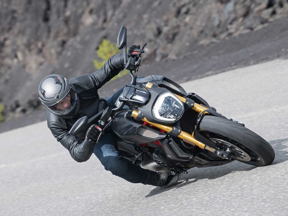 Cruiser co bap Ducati Diavel 1260 2019 ra mat hinh anh