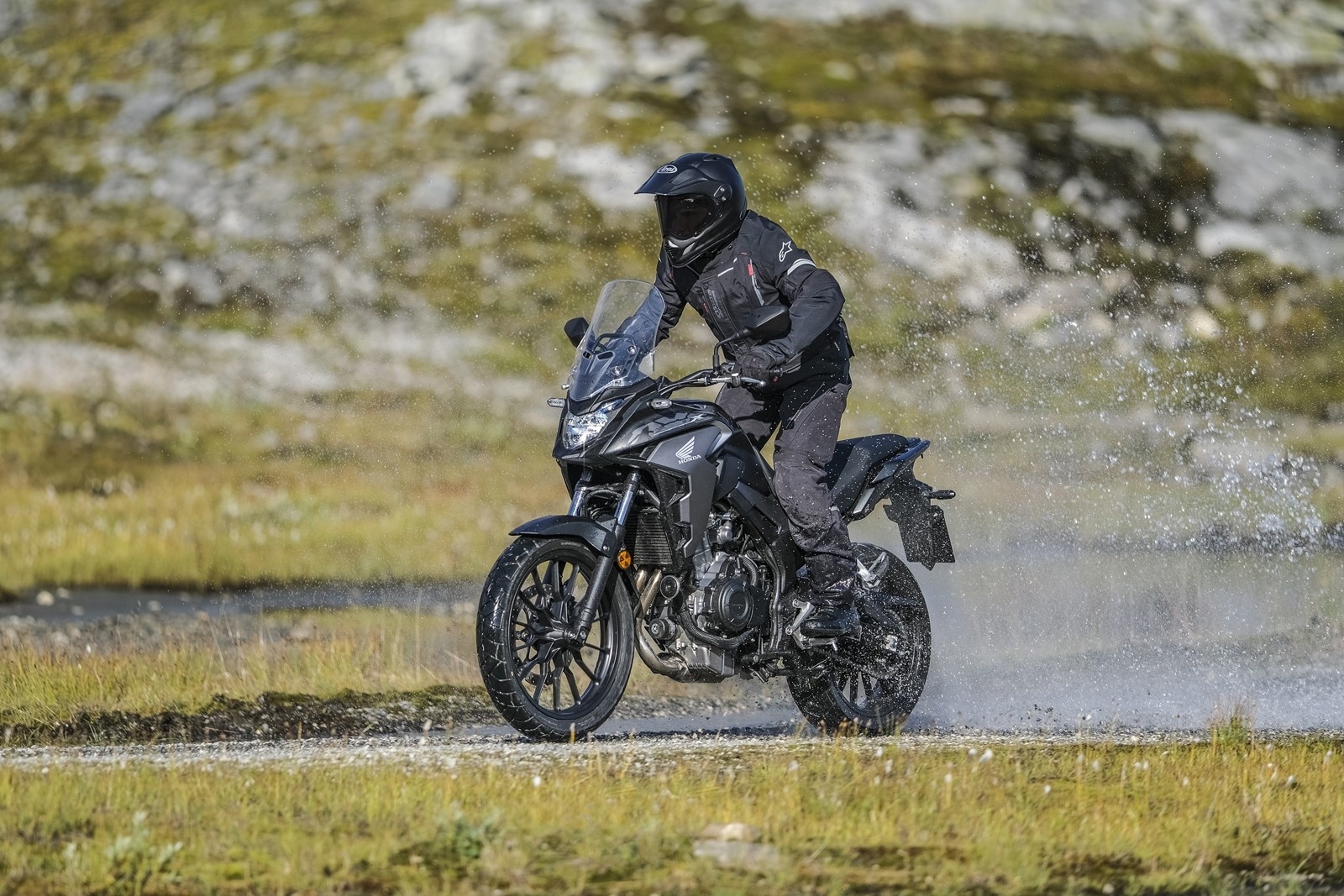 Honda CB500X 2019 ra mat, duoc nang cap tinh nang dia hinh hinh anh