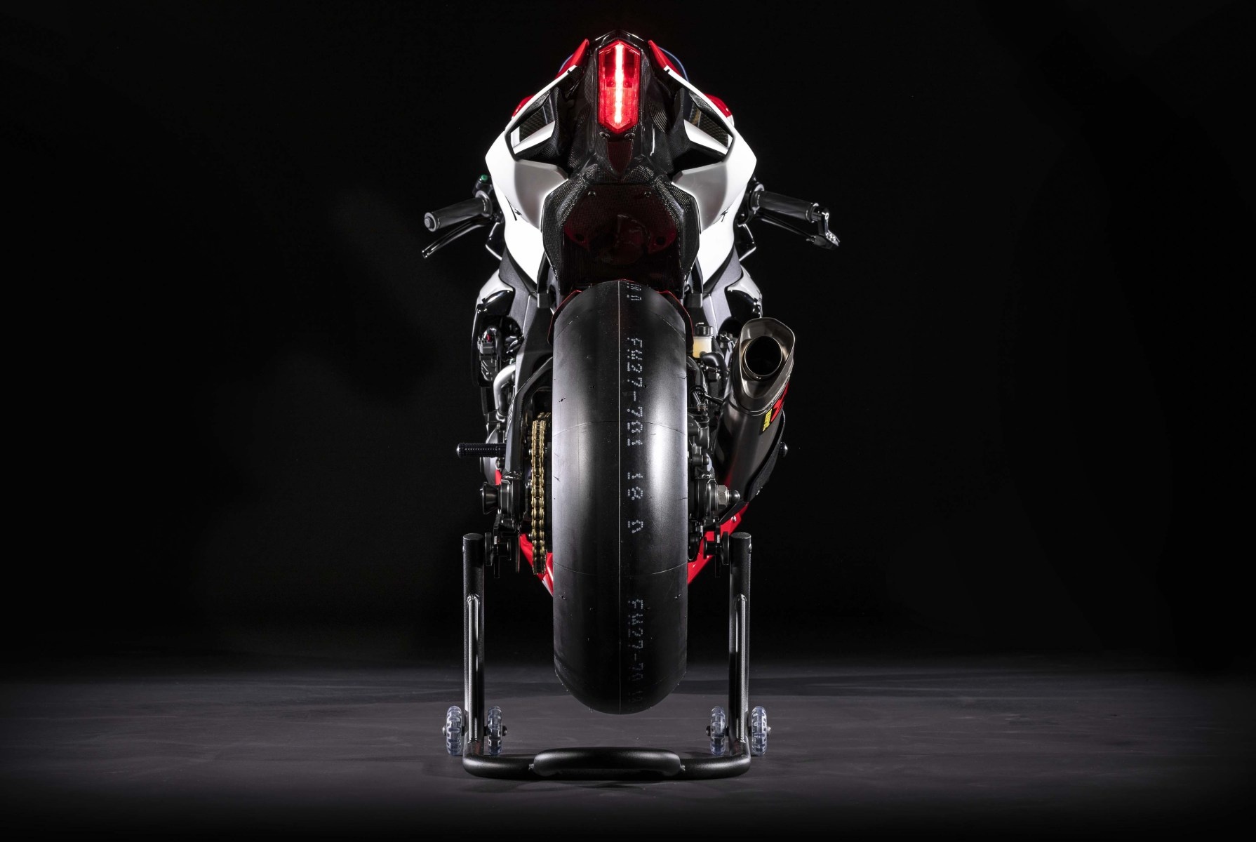 Yamaha R1 GYTR ban ky niem ra mat anh 10