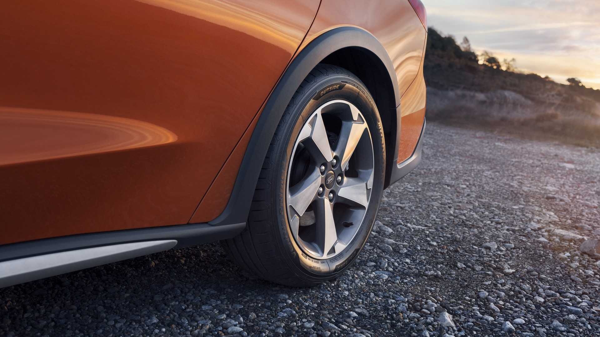 Ford Focus Active 2019 ra mat tai chau Au anh 8