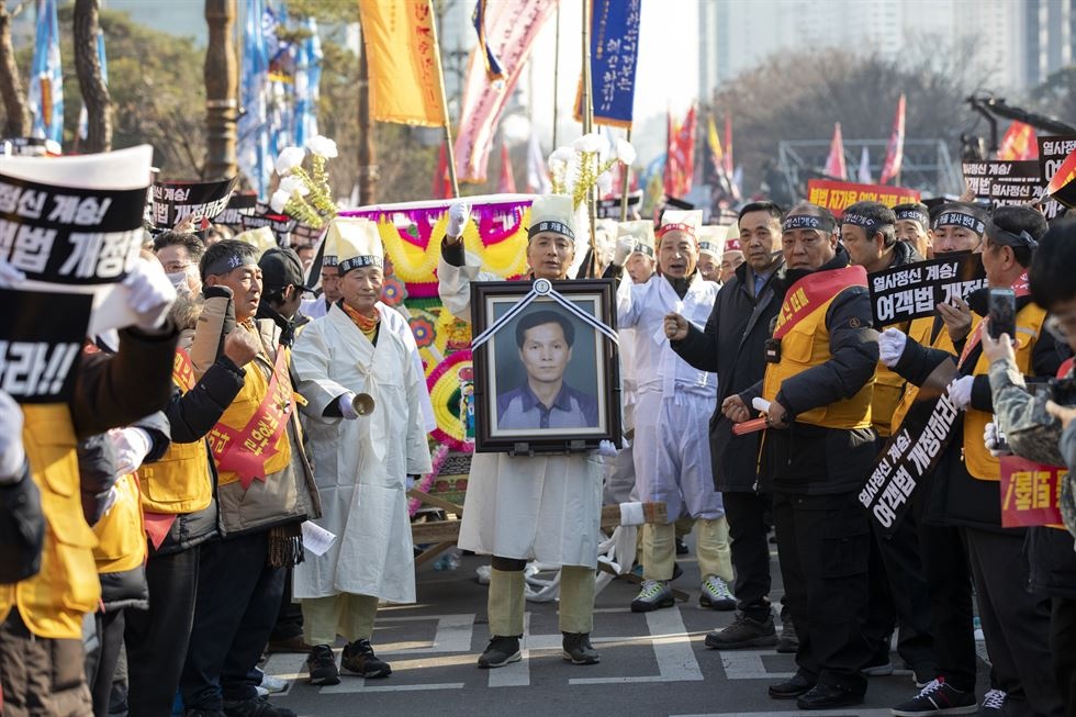 bieu tinh chong dich vu goi xe anh 4