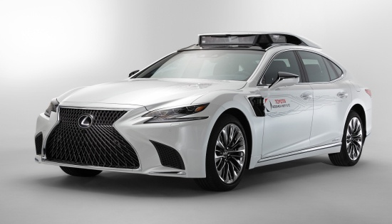 Lexus LS thanh mau vat cho cong nghe tu lai cua Toyota hinh anh