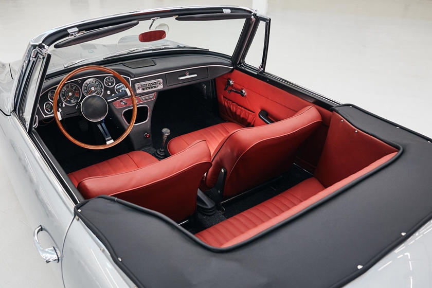 Mot trong nhung chiec BMW ky la nhat duoc tai sinh anh 5