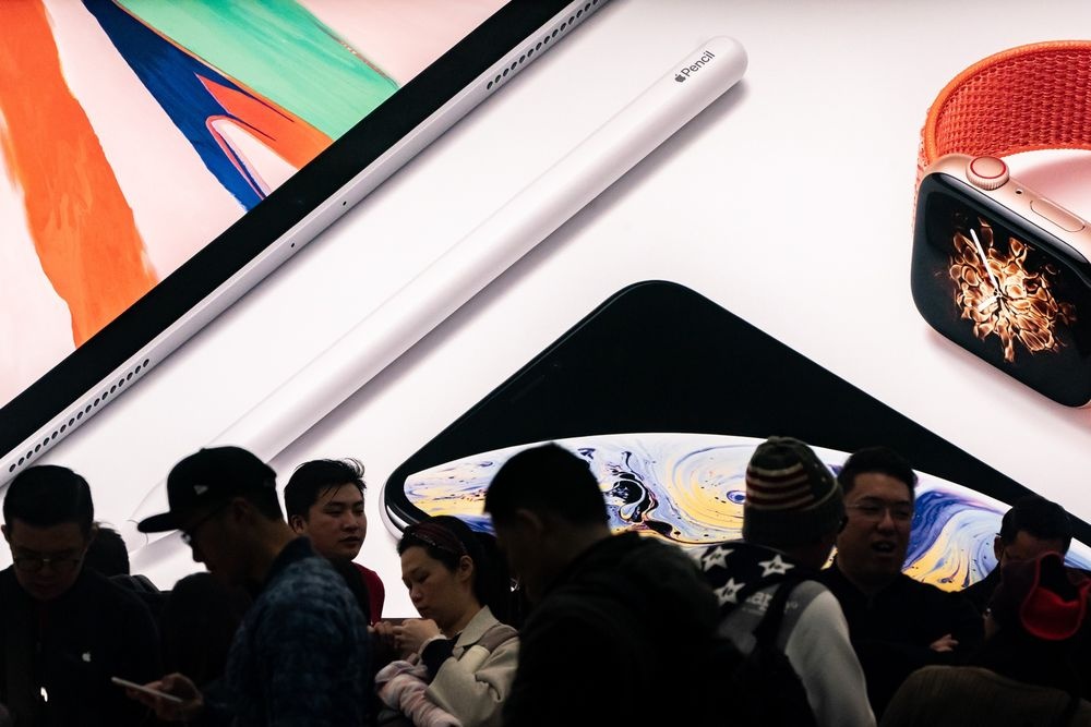 Ban e, Apple am tham giam gia iPhone hinh anh