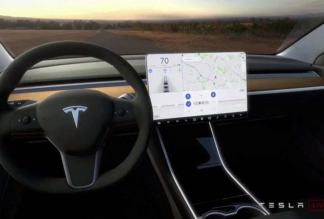 giải thưởng lớn khi hack được Tesla Model 3 ảnh 2 giai thuong lon khi hack duoc Tesla Model 3 anh 2