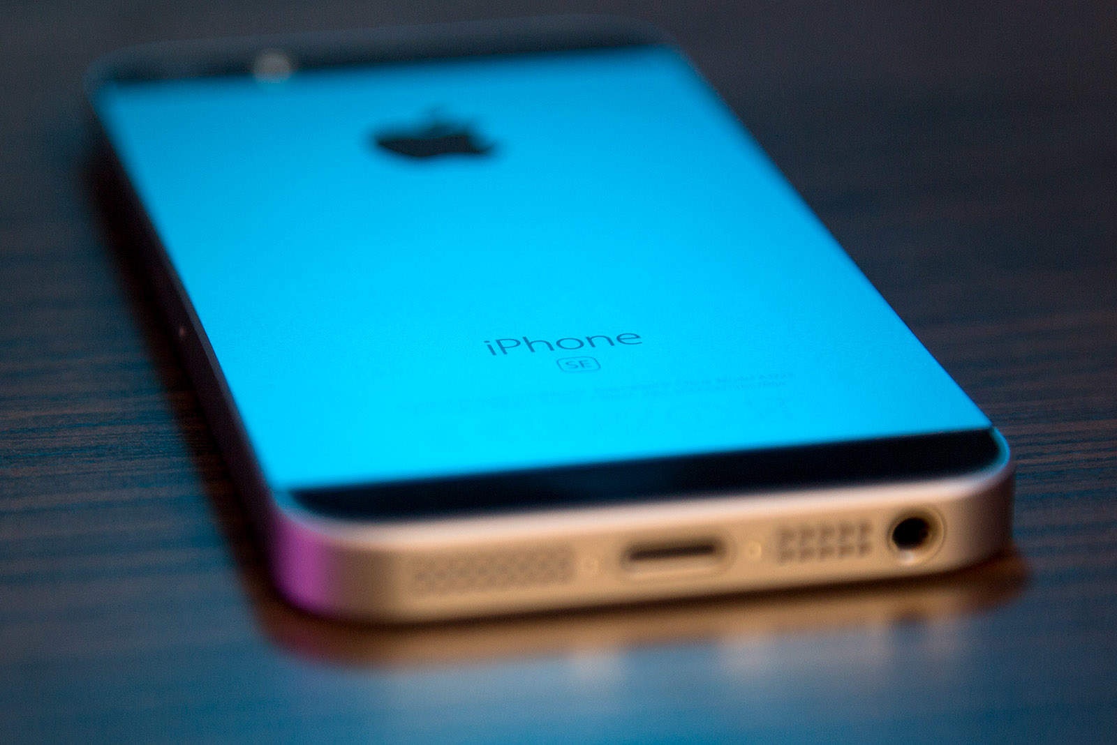 Moi chiec iPhone deu khong con an toan hinh anh