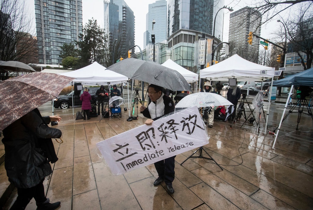 Giam doc Huawei bi bat anh 3