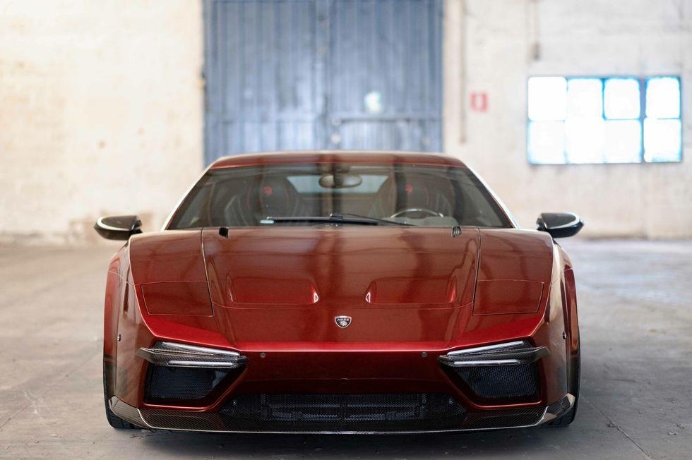 Lamborghini Huracan tro ve qua khu voi hinh hai sieu xe doi 1971 hinh anh