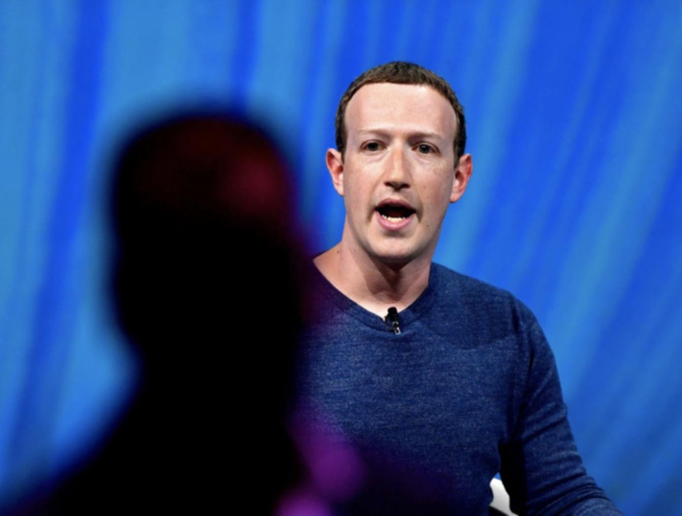 Dong sang lap WhatsApp keu goi xoa Facebook hinh anh