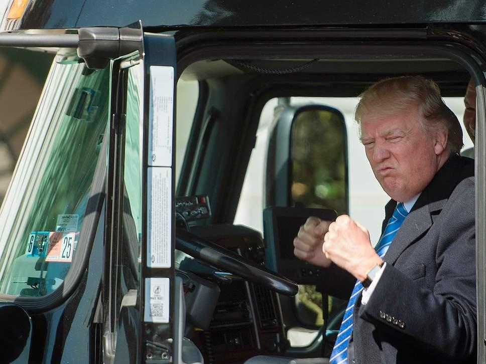 Donald Trump khong thich xe tu lai anh 1