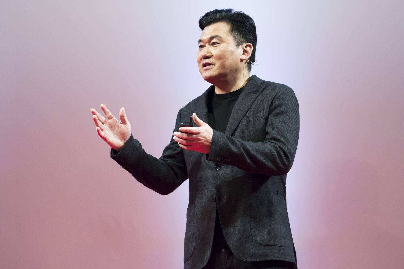 Ty phu Nhat lai ep nhan vien hoc lap trinh, phan biet CPU va GPU hinh anh