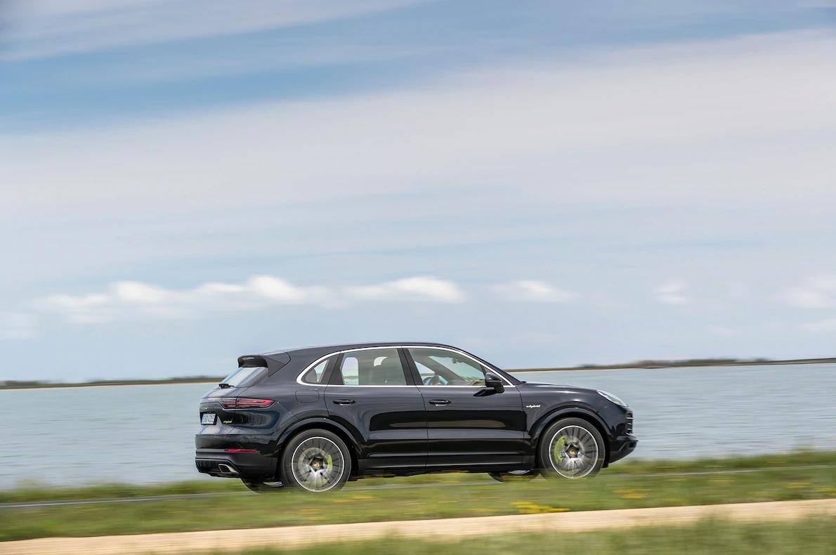 Porsche Cayenne sẽ mạnh hơn Lamborghini Urus ảnh 5 Porsche Cayenne se manh hon Lamborghini Urus anh 5
