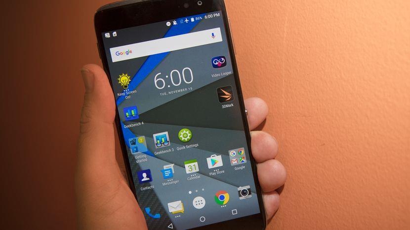 BlackBerry tăng trưởng nhờ ngừng sản xuất điện thoại ảnh 1 BlackBerry tang truong nho ngung san xuat dien thoai anh 1