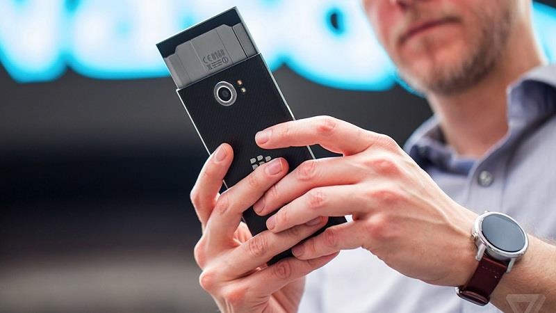 BlackBerry 'hoi sinh' than ky nho tu bo san xuat dien thoai hinh anh