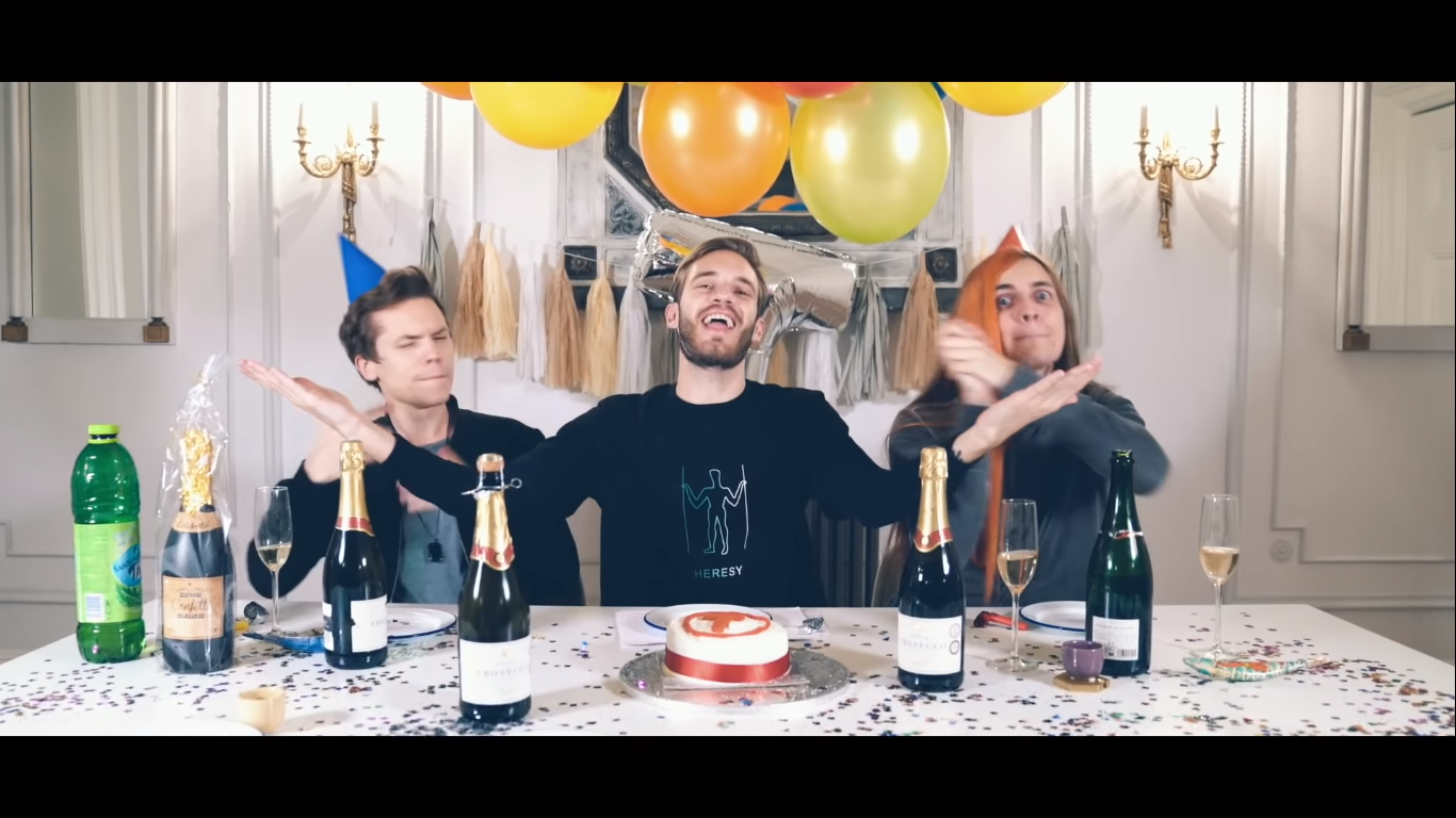 PewDiePie cham biem T-Series qua video 'Chuc mung' hinh anh