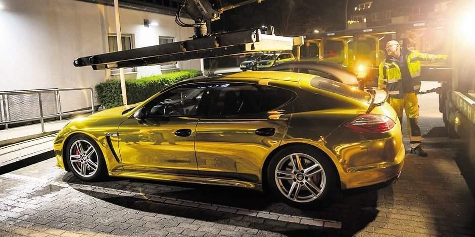 Xe Porsche "mạ vàng" bị cảnh sát tịch thu ảnh 1 Xe Porsche "ma vang" bi canh sat tich thu anh 1