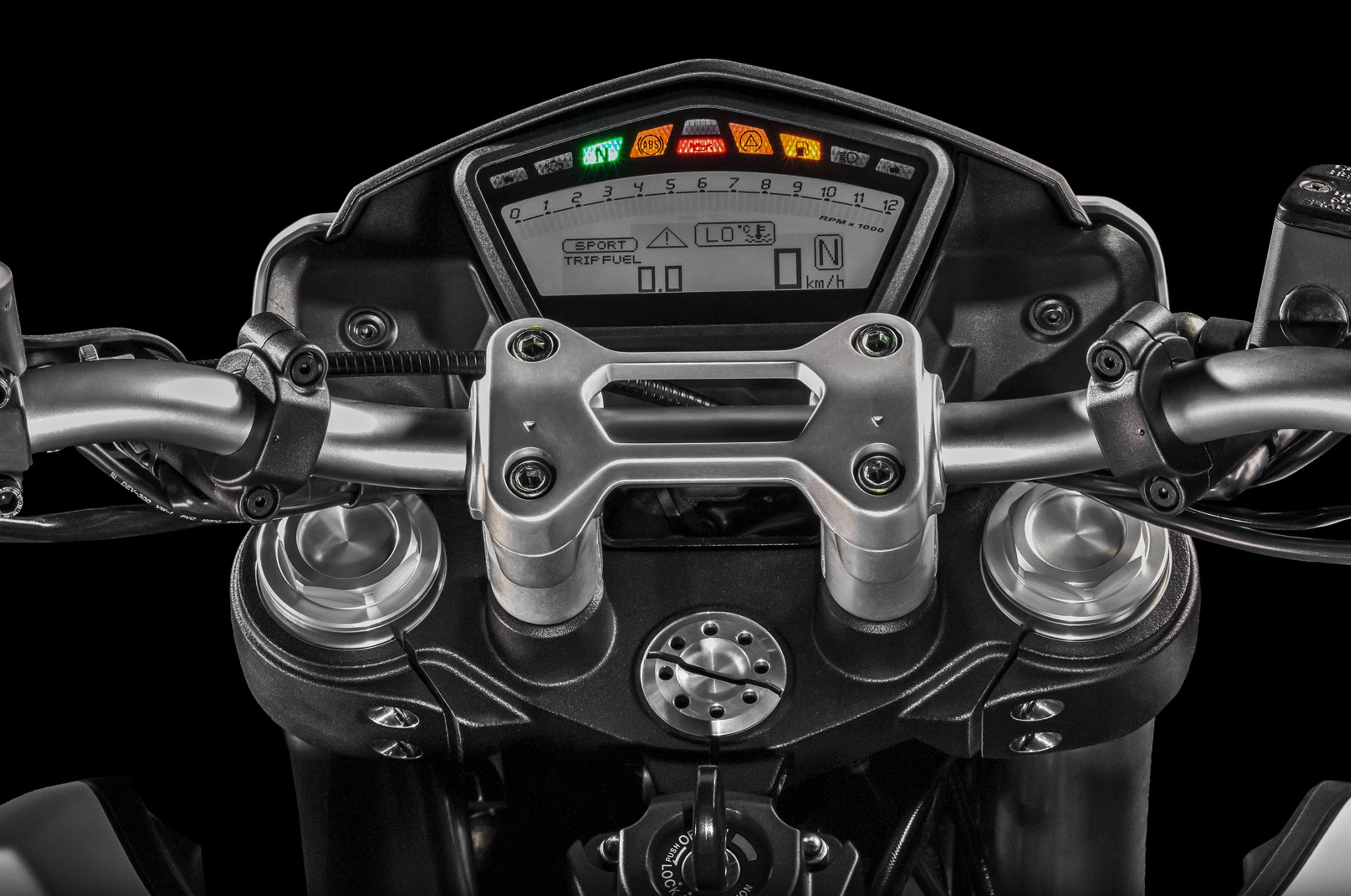 So sánh Ducati Hypermotard 950 và 939 ảnh 9 So sanh Ducati Hypermotard 950 va 939 anh 9