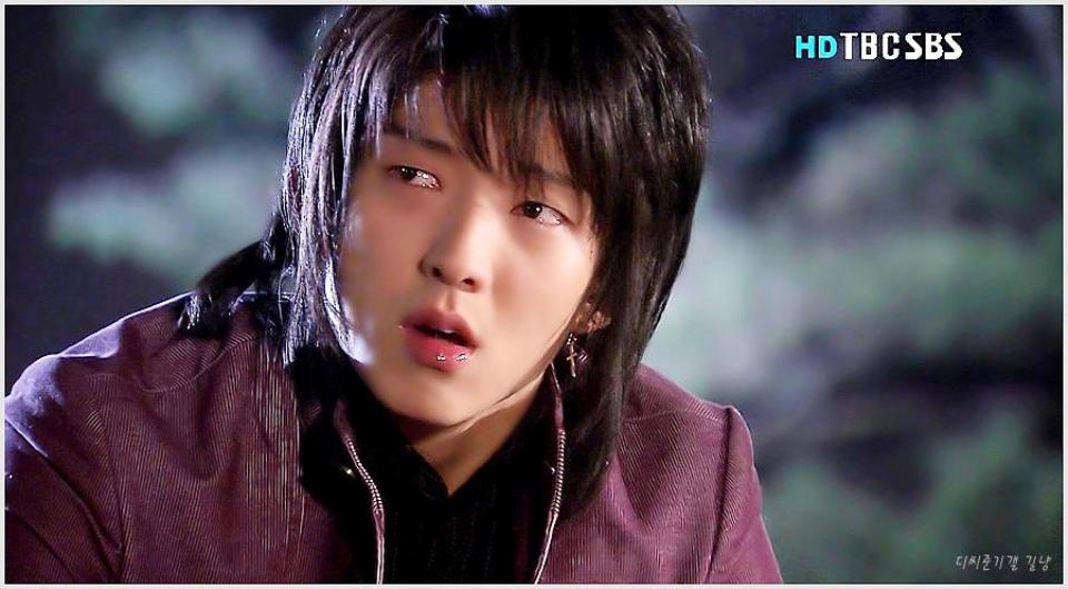 Lee Jun Ki: Tu 'anh chang xinh gai’ den ngoi sao hanh dong hinh anh