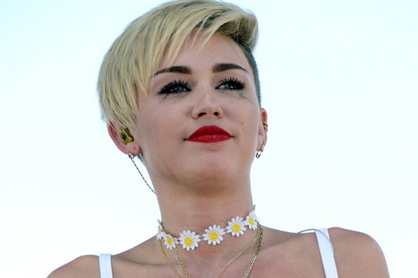 Miley Cyrus: 'Toi kiet suc vi qua hanh phuc' hinh anh