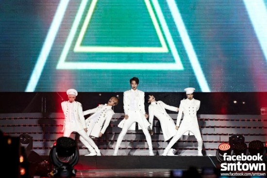 Man trinh dien vu dao 'khong the dinh hon' cua SHINee hinh anh