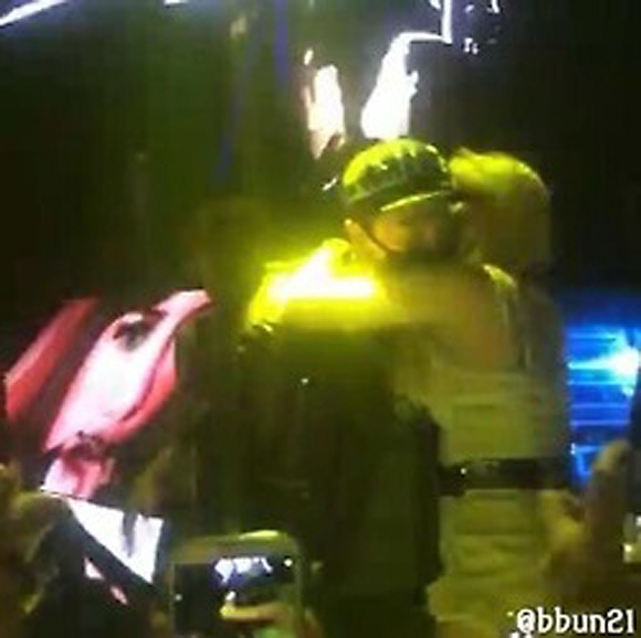 Lo anh CL (2NE1) tinh tu hon ma Taeyang (BigBang) hinh anh