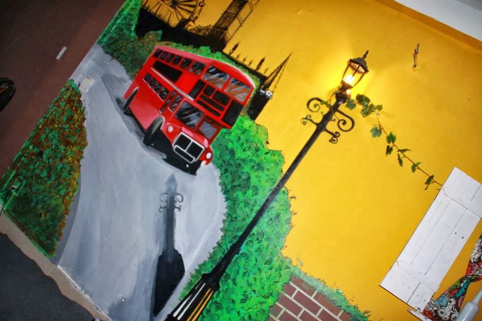 Xach ba lo len va di tai The Bus Stop Coffee Lounge hinh anh