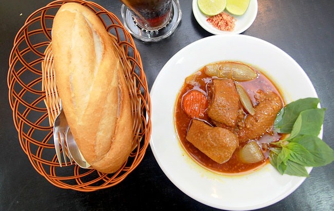 Cham diem 4 quan ca ri de dong khach nhat Sai Gon hinh anh