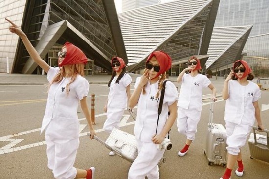 Trang phục độc đáo trong MV sắp tới của Crayon Pop.