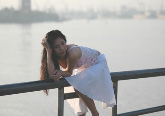 Thuỷ Tiên và cách tạo dáng có 1-0-2