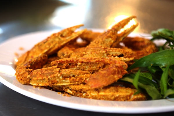 Nham nhi oc o quan van phong chi voi 20.000 dong hinh anh