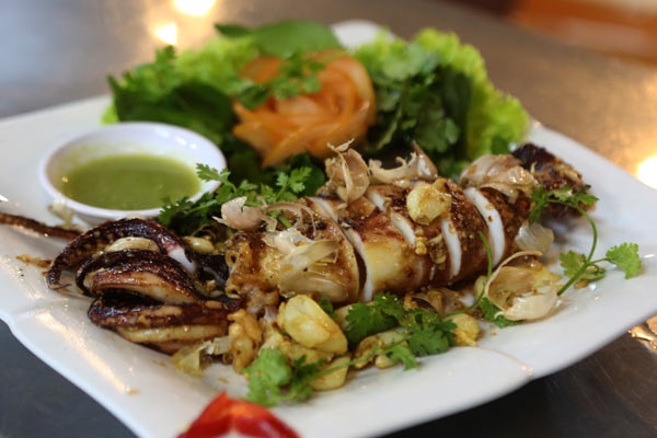 Món mực trứ danh của quán.