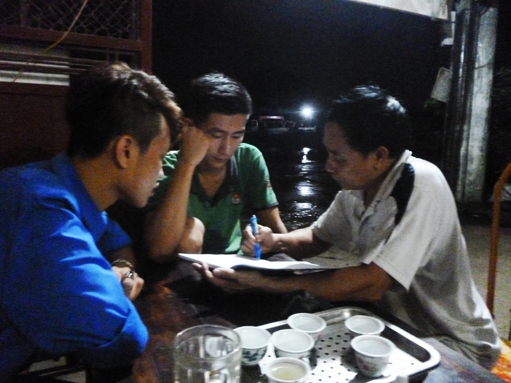 Gia dinh cho si tu o tro mien phi hinh anh