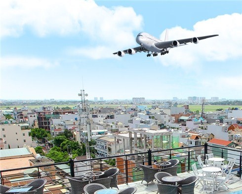 Nham nhi ca phe ngam may bay o Winner hinh anh