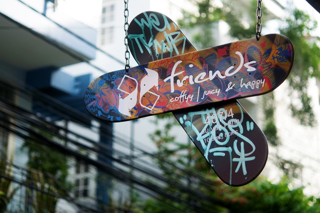 Chut noi loan voi X-Friends Coffee hinh anh