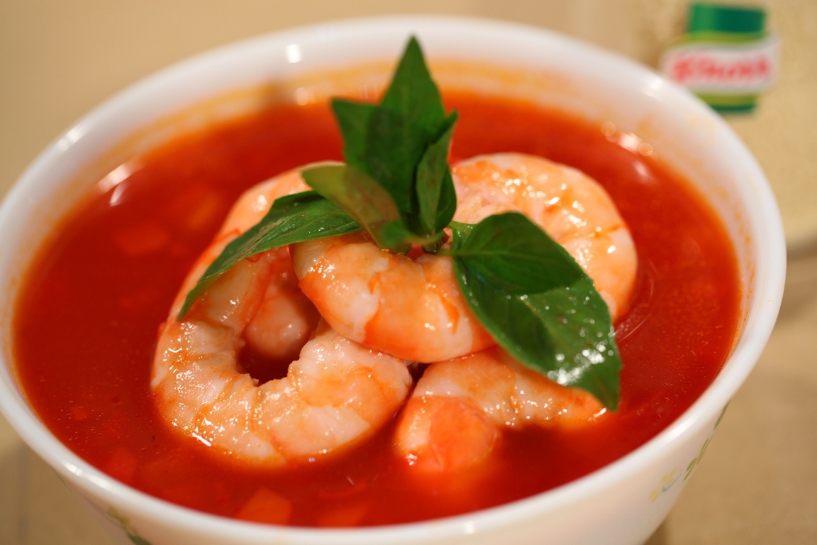Tôm với súp cà chua
